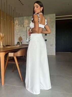 Chic Me brand
White High-Waist wide leg pants & crop set with Navy detail. NIB